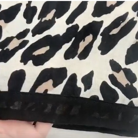 New! Large Animal Print Scarf - Picture 10 of 11